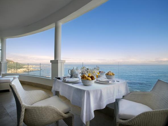 Twelve Apostles Hotel - Deck 